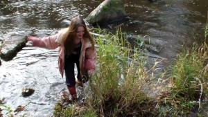 muddy-schoolgirl_14.jpg