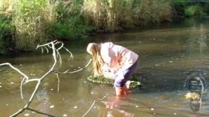 muddy-schoolgirl_2.jpg