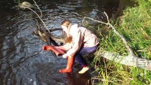 muddy-schoolgirl_8.jpg
