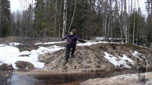muddy-spring-pastimes-in-wader_14.jpg