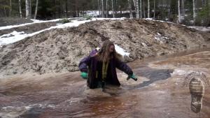 muddy-spring-pastimes-in-wader_19.jpg