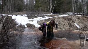 muddy-spring-pastimes-in-wader_20.jpg