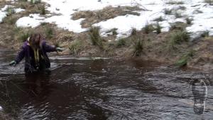 muddy-spring-pastimes-in-wader_9.jpg