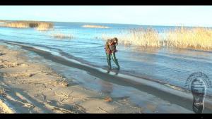 on-the-blue-lake-girl-in-gree_9.jpg