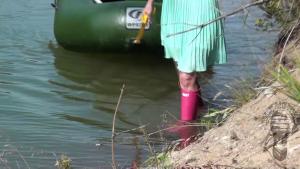pink-wellies-and-translucent-d_3.jpg