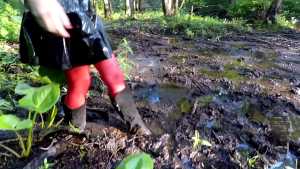 secretary-in-swamp_8.jpg