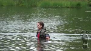 summer-wading-on-the-lake-in-g_14.jpg