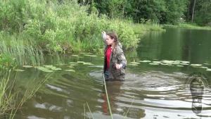 summer-wading-on-the-lake-in-g_9.jpg