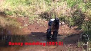 top-15-girls-in-water-and-mud_10.jpg