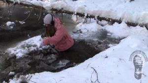 top-15-girls-in-water-and-mud_15.jpg