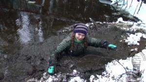 top-15-girls-in-water-and-mud_23.jpg