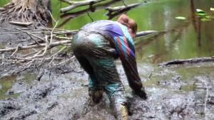 top-15-girls-in-water-and-mud_9.jpg
