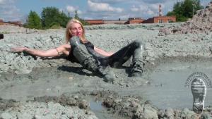 totally-messy-heels_21.jpg