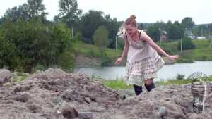 trashy-heels-and-nylons_1.jpg
