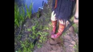 walk-on-the-river-in-patterned_18.jpg