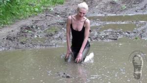 wet-leggings-muddy-wellies_11.jpg
