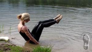 wet-leggings-muddy-wellies_17.jpg
