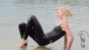 wet-leggings-muddy-wellies_22.jpg