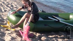 wetlook-fun-in-aigle-rubberboo_24.jpg